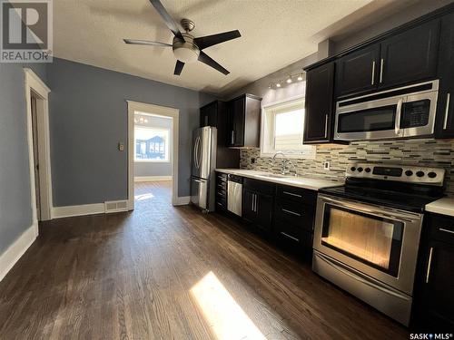 2120 Edgar Street, Regina, SK - Indoor Photo Showing Kitchen With Stainless Steel Kitchen