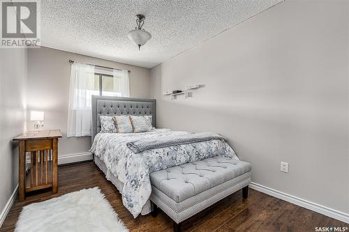 301B 55 Wood Lily Drive, Moose Jaw, SK - Indoor Photo Showing Bedroom