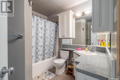 2810 Cranbourn Crescent, Regina, SK - Indoor Photo Showing Bathroom