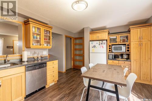 2810 Cranbourn Crescent, Regina, SK - Indoor Photo Showing Kitchen