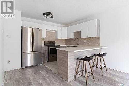 5918 Dalgliesh Drive, Regina, SK - Indoor Photo Showing Kitchen