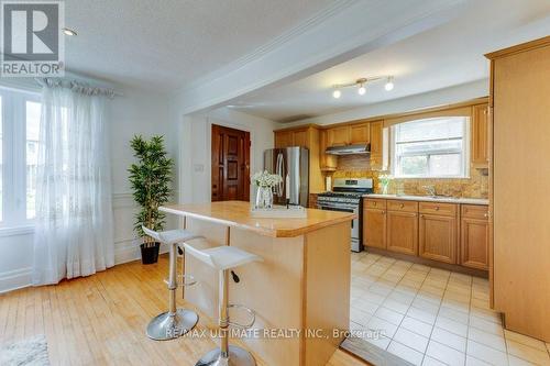 9 Monarchdale Avenue, Toronto (Brookhaven-Amesbury), ON - Indoor Photo Showing Kitchen