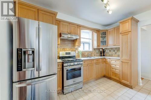 9 Monarchdale Avenue, Toronto (Brookhaven-Amesbury), ON - Indoor Photo Showing Kitchen