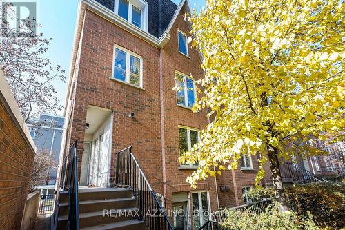 Th426 - 12 Douro Street, Toronto (Niagara), ON - Outdoor