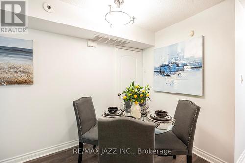 Th426 - 12 Douro Street, Toronto (Niagara), ON - Indoor Photo Showing Dining Room