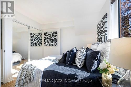 Th426 - 12 Douro Street, Toronto (Niagara), ON - Indoor Photo Showing Bedroom