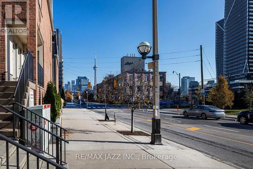 Th426 - 12 Douro Street, Toronto (Niagara), ON - Outdoor