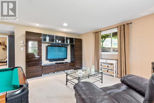 53 South Mountain Road, Kawartha Lakes, ON - Indoor Photo Showing Living Room