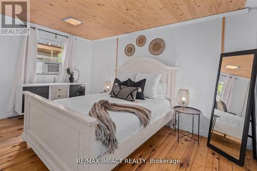 214E Hemlock Lane, Trent Hills (Campbellford), ON - Indoor Photo Showing Bedroom