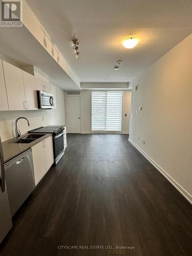 219 - 1660 Victoria Park Avenue E, Toronto (Victoria Village), ON - Indoor Photo Showing Kitchen With Double Sink