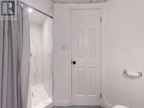 118 Homefield Square, Clarington (Courtice), ON - Indoor Photo Showing Bathroom