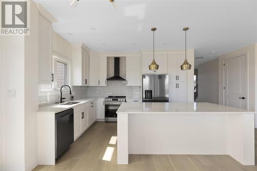 18 Mulberry St, Sault Ste. Marie, ON - Indoor Photo Showing Kitchen With Upgraded Kitchen