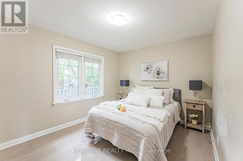 127 Cascade Circle, Richmond Hill (Crosby), ON - Indoor Photo Showing Bedroom