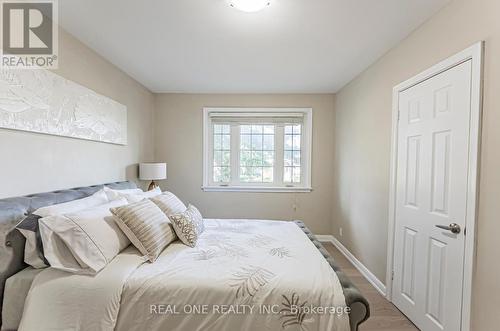 127 Cascade Circle, Richmond Hill (Crosby), ON - Indoor Photo Showing Bedroom