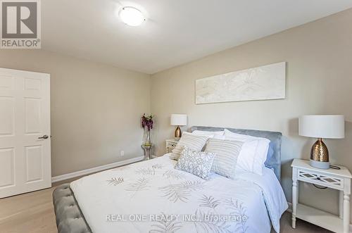 127 Cascade Circle, Richmond Hill, ON - Indoor Photo Showing Bedroom