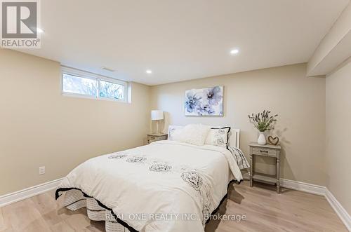 127 Cascade Circle, Richmond Hill, ON - Indoor Photo Showing Bedroom