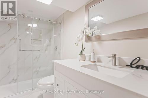 127 Cascade Circle, Richmond Hill (Crosby), ON - Indoor Photo Showing Bathroom