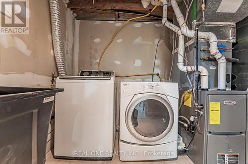 127 Cascade Circle, Richmond Hill (Crosby), ON - Indoor Photo Showing Laundry Room