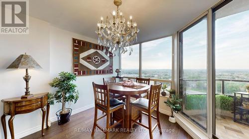 1507 - 8501 Bayview Ave Avenue, Richmond Hill, ON - Indoor Photo Showing Dining Room