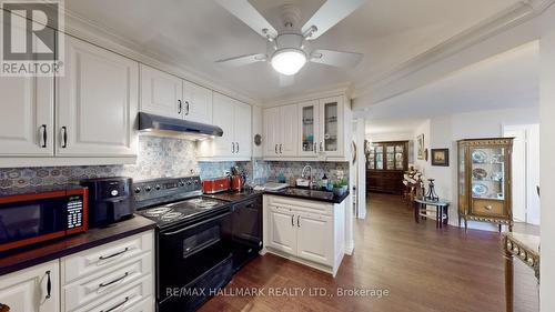 1507 - 8501 Bayview Ave Avenue, Richmond Hill, ON - Indoor Photo Showing Kitchen