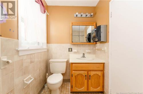 27 Spring Street, Petitcodiac, NB - Indoor Photo Showing Bathroom