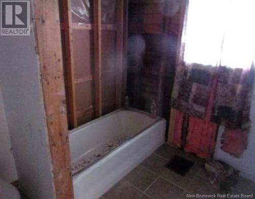 97 Churchill, Moncton, NB - Indoor Photo Showing Bathroom