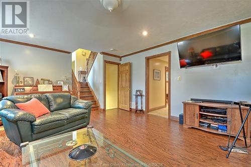 1268 County Rd 20 West, Kingsville, ON - Indoor Photo Showing Living Room