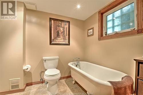 1268 County Rd 20 West, Kingsville, ON - Indoor Photo Showing Bathroom