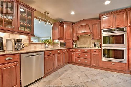 1268 County Rd 20 West, Kingsville, ON - Indoor Photo Showing Kitchen