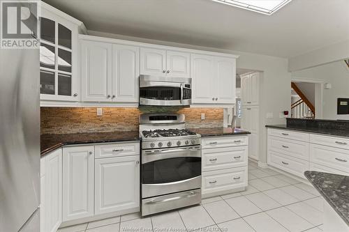 2220 Edgemore Avenue, Lasalle, ON - Indoor Photo Showing Kitchen