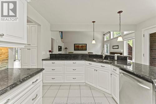 2220 Edgemore Avenue, Lasalle, ON - Indoor Photo Showing Kitchen With Double Sink