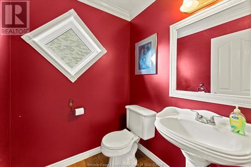 2220 Edgemore Avenue, Lasalle, ON - Indoor Photo Showing Bathroom