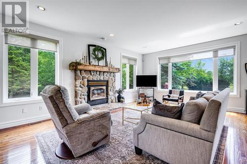 5885 5Th Concession, Essex, ON - Indoor Photo Showing Living Room With Fireplace