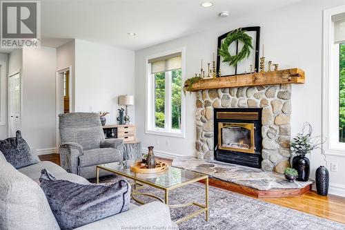 5885 5Th Concession, Essex, ON - Indoor Photo Showing Living Room With Fireplace