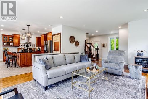 5885 5Th Concession, Essex, ON - Indoor Photo Showing Living Room