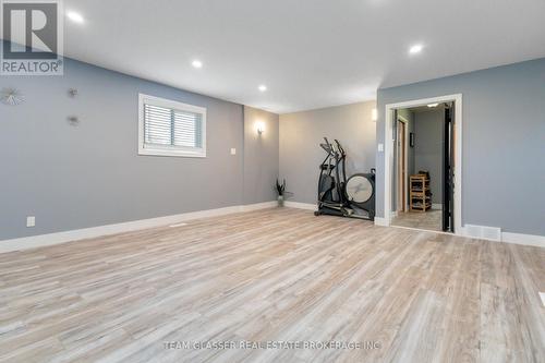 6571 Carroll Drive, Southwest Middlesex (Middlemiss), ON - Indoor Photo Showing Other Room