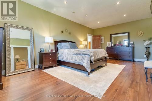 6571 Carroll Drive, Southwest Middlesex (Middlemiss), ON - Indoor Photo Showing Bedroom