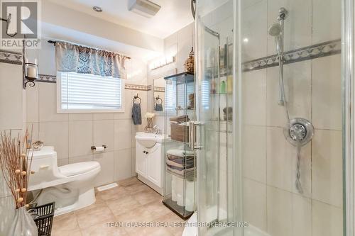 6571 Carroll Drive, Southwest Middlesex (Middlemiss), ON - Indoor Photo Showing Bathroom