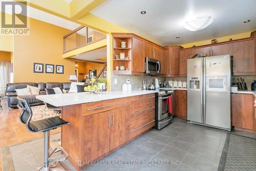 6571 Carroll Drive, Southwest Middlesex (Middlemiss), ON - Indoor Photo Showing Kitchen