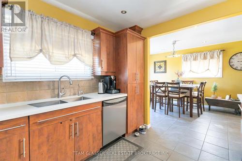 6571 Carroll Drive, Southwest Middlesex (Middlemiss), ON - Indoor Photo Showing Kitchen With Double Sink