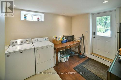 1471 Longwoods Road, Southwest Middlesex, ON - Indoor Photo Showing Laundry Room