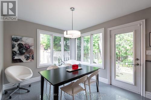 90 Carriage Hill Drive, London, ON - Indoor Photo Showing Dining Room