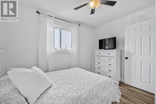 27 Hattie Court, Georgina (Historic Lakeshore Communities), ON - Indoor Photo Showing Bedroom