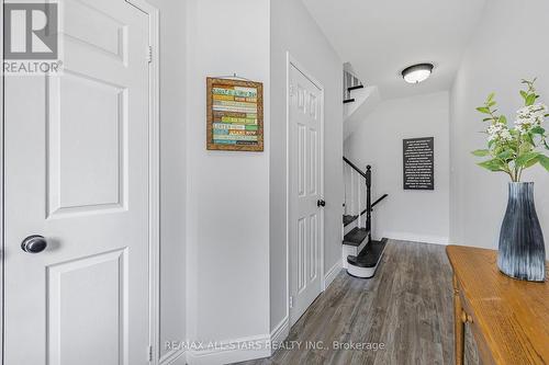 27 Hattie Court, Georgina (Historic Lakeshore Communities), ON - Indoor Photo Showing Other Room