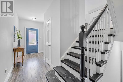 27 Hattie Court, Georgina (Historic Lakeshore Communities), ON - Indoor Photo Showing Other Room