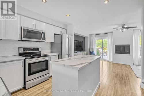 27 Hattie Court, Georgina (Historic Lakeshore Communities), ON - Indoor Photo Showing Kitchen