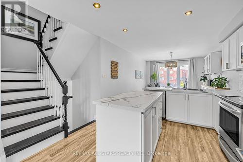 27 Hattie Court, Georgina (Historic Lakeshore Communities), ON - Indoor Photo Showing Kitchen