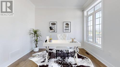 7 Murray Leona Lane, East Gwillimbury (Queensville), ON - Indoor Photo Showing Dining Room