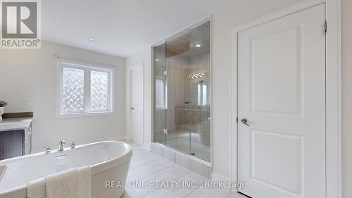 7 Murray Leona Lane, East Gwillimbury (Queensville), ON - Indoor Photo Showing Bathroom