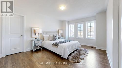 7 Murray Leona Lane, East Gwillimbury (Queensville), ON - Indoor Photo Showing Bedroom